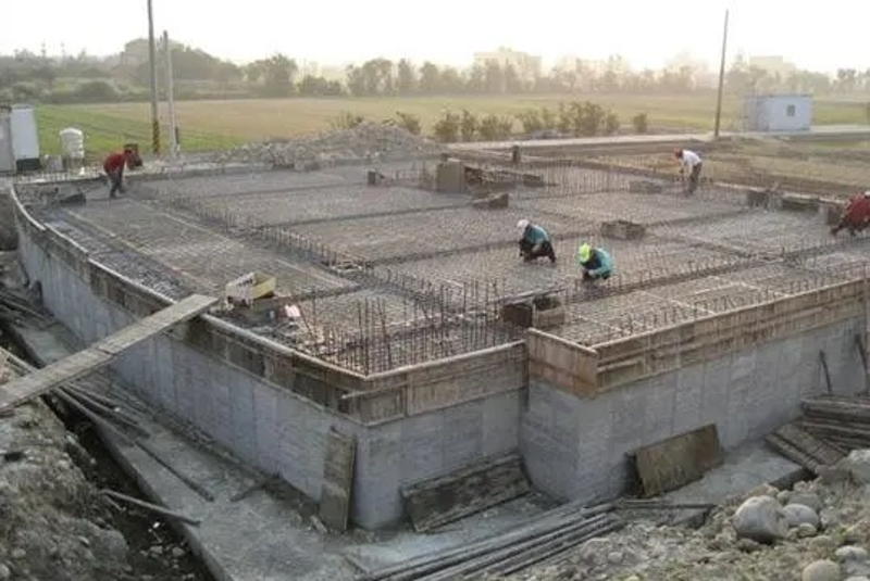 在构建现代化城市的过程中,如何高效地实施市政公用工程项目成为关键问题之一。今天我们就来探讨一下如何优化市政公用工程项目的实施流程。